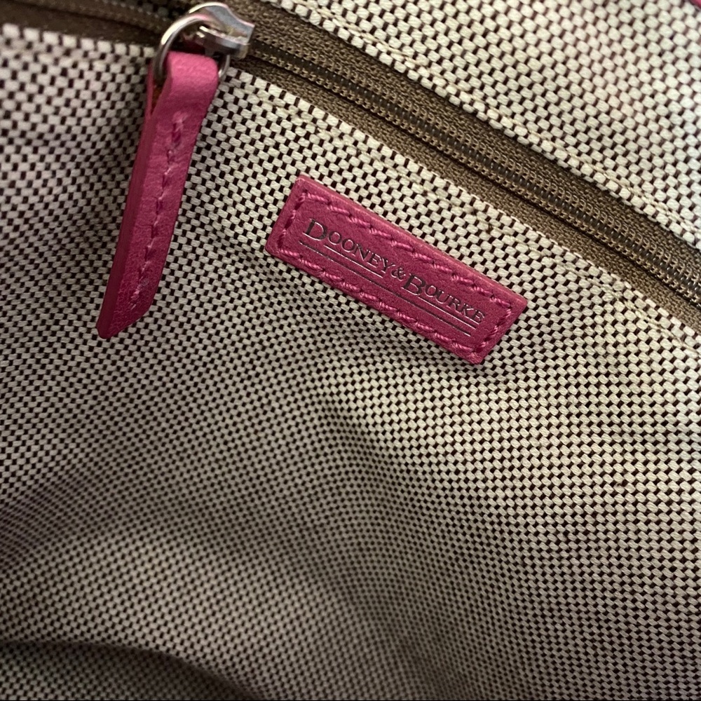Dooney and Bourke heart buckle bag - Picture 14 of 16